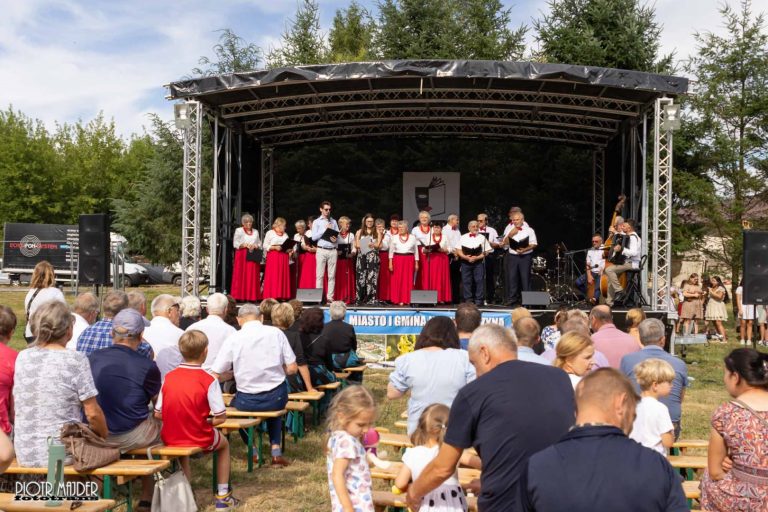 Przegląd twórczości grup działających przy CKIB oraz na terenie Miasta i Gminy Nowa Sarzyna