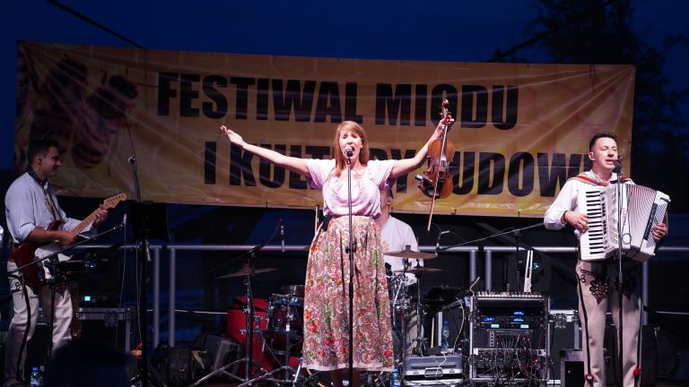FESTIWAL MIODU I KULTURY LUDOWEJ W JELNEJ