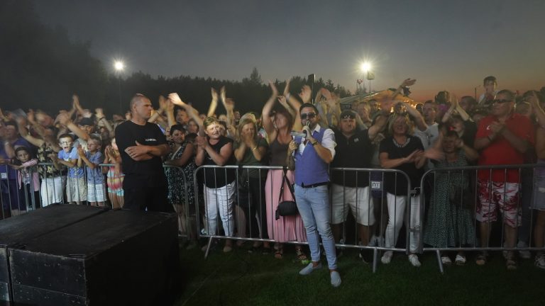 PIKNIK WAKACYJNY W ŁĘTOWNI