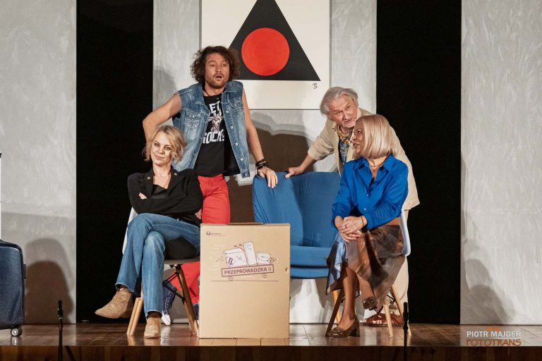 AVE TEATR – Zakręcona wprowadzka